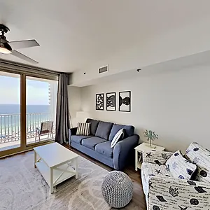  Apartment Beach Front - Renovated - Private Balcony - Flpcb43